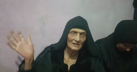 والدة "حمد" شهيد الحماية المدنية: قلبى حس أنه مات قبل ما يبلغونى.. فيديو