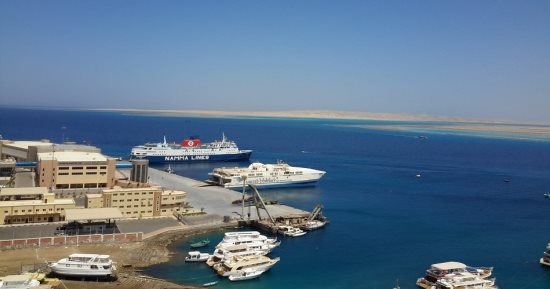 تداول 10 آلاف طن و600 شاحنة بضائع عامة ومتنوعة بموانئ البحر الأحمر