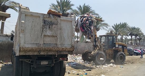 حملات مكثفة فى بولاق الدكرور لمواجهة النباشين والباعة الجائلين