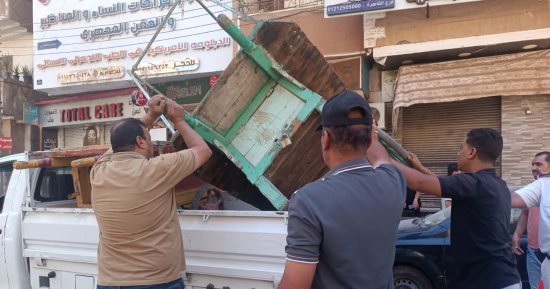 ضبط ومصادرة 295 مخالفة من الإشغالات والمرافق بحى شرق سوهاج