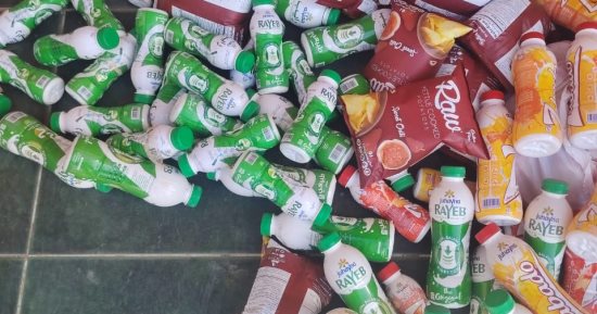 ضبط 2700 عبوة أغذية ومشروبات منتهية الصلاحية بمركز ديروط في أسيوط