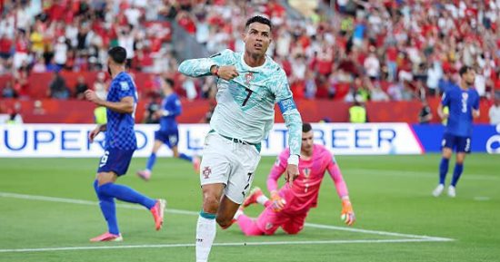 مباراة البرتغال وكرواتيا تسجل أعلى معدلات جنون كأس العالم.. مواجهة حبست الأنفاس.. ونجاة درامية لرفاق رونالدو في الوقت القاتل.. إقصاء كرواتيا بطريقة مثيرة لا تُنسى.. دقيقة صمتٍ حدادًا على كل من فاته هذا اللقاء