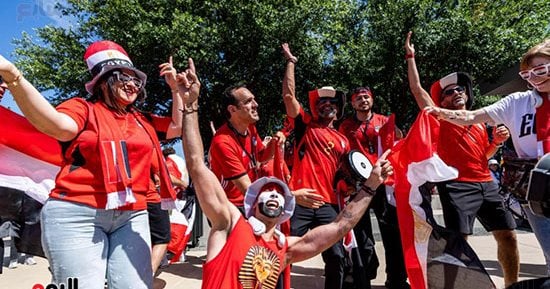 دالاس تكتسي بلون علم مصر.. جماهير الفراعنة تشعل الأجواء قبل لقاء أستراليا