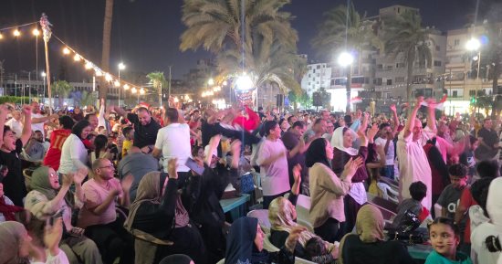 فرحة عارمة فى الإسماعيلية بعد هدف منتخب مصر الأول.. فيديو