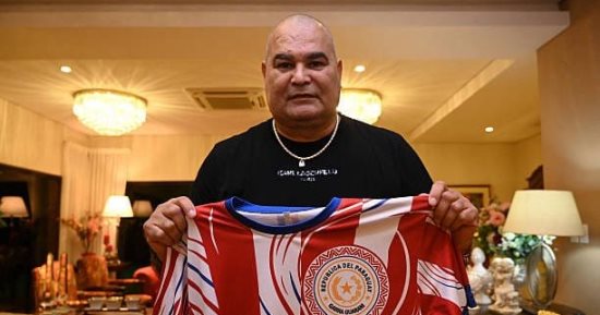 أسطورة باراجواي يهاجم الديوك: سنواجه منتخبًا أفريقيًا وليس فرنسا