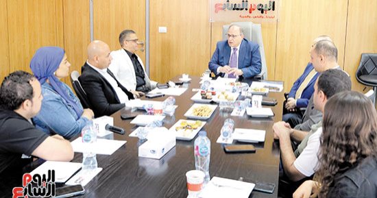 رئيس هيئة الدواء فى ندوة «اليوم السابع»: الإنتاج الوطنى من الدواء يغطى 94% من احتياجات المصريين الأساسية.. على الغمراوى: مخزون المواد الخام اللازمة للتصنيع يكفى 6 أشهر.. استراتيجية رئاسية لـ«الأمن الدوائى»
