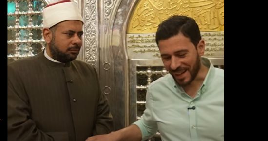 من مقام السيدة نفيسة.. "فتحي شو" يوثق رحلة روحانية بين الدعاء والسكينة
