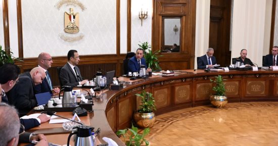 رئيس الوزراء يتابع الموقف التنفيذى لعدد من المشروعات بقطاع الاتصالات