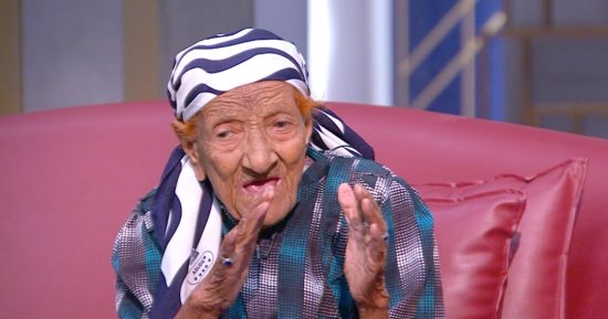 في سن الـ96 عاماً.. الحاجة سيدة عبد العليم نموذج للكفاح ومازالت تعمل  