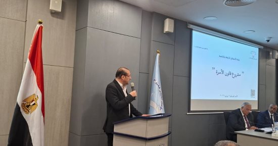 محامية تقترح إلزام الأب بسداد المصروفات الدراسية مباشرة