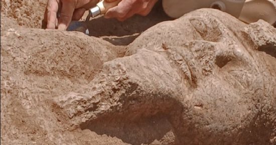 أحد الاكتشافات الحديثة.. رحلة تمثال رمسيس الثانى عبر الصحراء