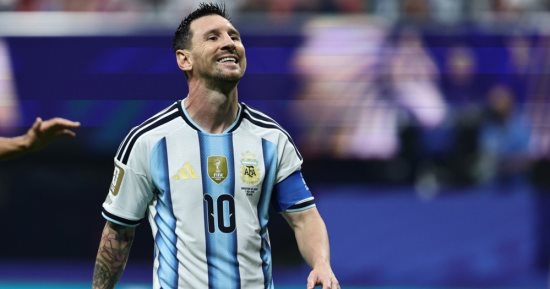 ميسي يقود الأرجنتين إلى نهائي كأس العالم للمرة الثالثة في مسيرته