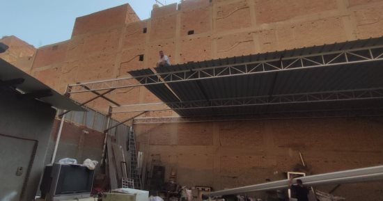 حى العجوزة يزيل جمالونا مخالفا بأرض اللواء ويواصل التصدى لمخالفات البناء