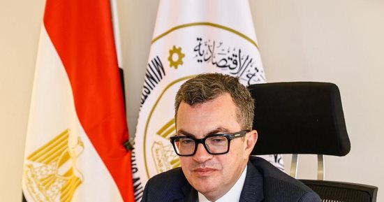 وزير التخطيط يتابع خطة فض التشابكات المالية والربط الإلكترونى الشامل مع وزارة المالية