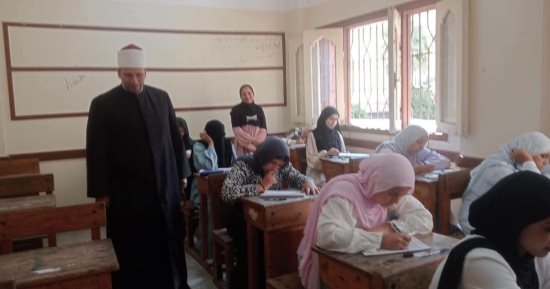 رئيس منطقة الإسكندرية الأزهرية يتابع امتحانات الأدب والنصوص ويؤكد لا شكاوى