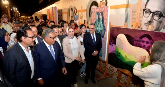 محافظ الدقهلية يفتتح ممشى البهجة بالمنصورة ضمن فعاليات المهرجان القومي للمسرح