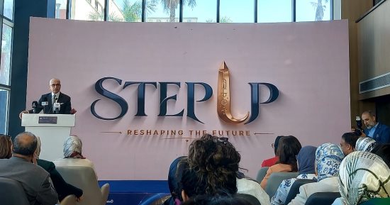 رهان على المستقبل.. جامعة عين شمس ترسم خريطة التأهيل لسوق العمل بمشروع STEP UP.. محمد ضياء: نمنح الطلاب حرية بناء مستقبلهم المهنى.. غادة فاروق: نضيف مسارات تكميلية للكليات النظرية