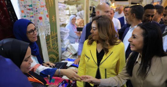 وزيرة التضامن: الرئيس السيسي وجه بالحفاظ على الحرف التراثية من الاندثار