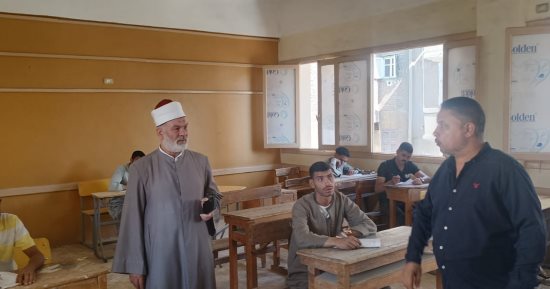 رئيس منطقة سوهاج يتفقد لجان الامتحانات في ختام الثانوية الأزهرية