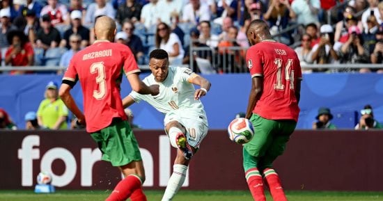 فرنسا تضرب المغرب بثنائية وتتأهل لنصف نهائى كأس العالم 2026.. فيديو وصور