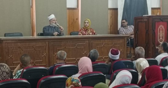 رئيس منطقة سوهاج الأزهرية يناقش خطة أعمال تصحيح الشهادة الثانوية