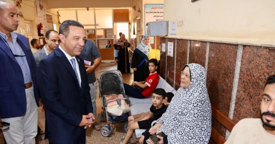 محافظ المنوفية يحيل مسؤول مخزن العهدة و5 عاملين بالغسيل الكلوي للتحقيق