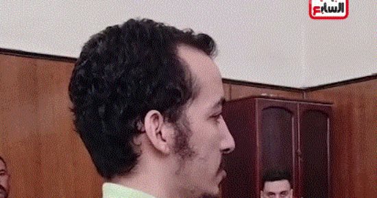 "بتجيلي تهيؤات".. مفاجأة في أقوال طالب جامعي متهم بقتل والدته بـ12 طعنة