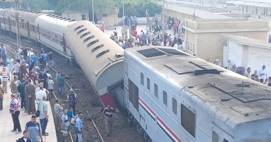 خروج عربة قطار عن القضبان بمحطة محلة روح بطنطا وإصابة 14 راكبا.. فيديو