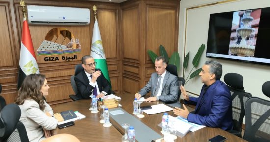 محافظ الجيزة يوجه بإنشاء سوق حضارى بالعروبة والتصدى لإشغالات كورنيش الوراق
