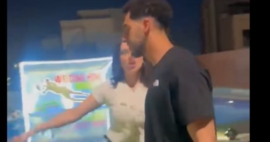 شوفوا خطيبة مصطفى شوبير وأمه عملوا إيه بعد عودته إلى المنزل.. فيديو