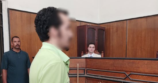 طالب جامعى قتل والدته بـ12 طعنة: بتيجيلى تهيؤات