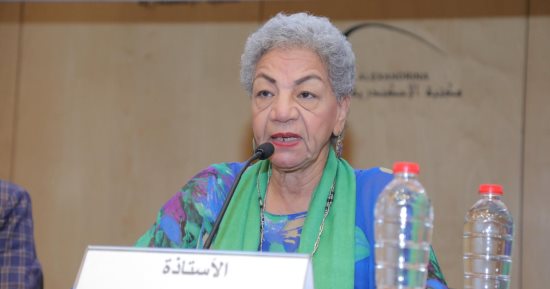 "الإبداع في عالم متغير" ندوة للكاتبة سلوى بكر على هامش معرض مكتبة الإسكندرية للكتاب 