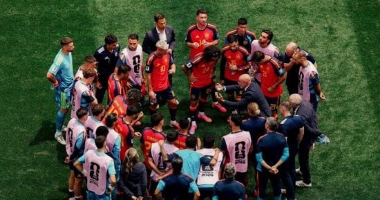 إلغاء مران إسبانيا الأخير بسبب العاصفة الرعدية قبل نهائي كأس العالم