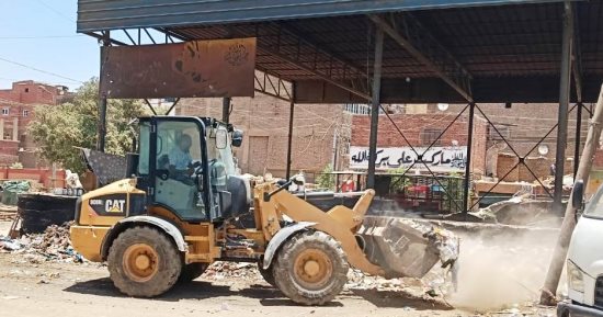 رفع 288 طن مخلفات بأحياء شرق والمحمودية بمدينة أسوان