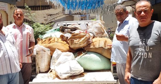 ضبط 2 طن نوى بلح وبسلة بمصنع للبن فى الفيوم