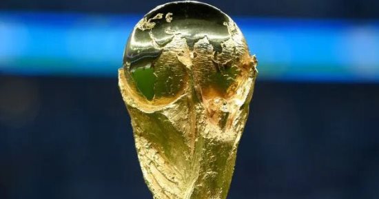 ميندي يبيع نسخة كأس العالم 2018 فى مزاد علني مقابل 54 ألف يورو
