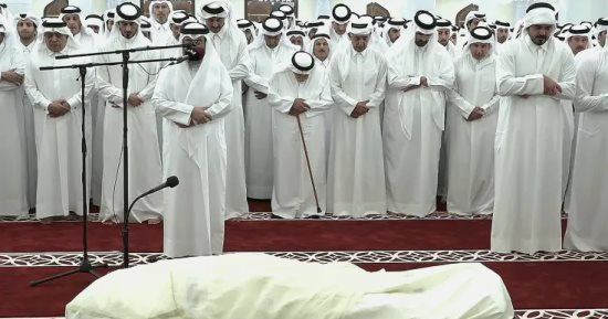 العالم هذا المساء.. قطر تشيع الأمير الوالد الشيخ حمد بن خليفة آل ثاني.. الجيش الأمريكي يشن ضربات على أهداف إيرانية.. إسرائيل تحدد موعد حل وانتخابات الكنيست.. هجوم على 3 مراكز حدودية ومنصة حفر بحري نفطية بالكويت