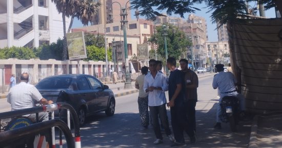 الرياضيات البحتة ترسم البهجة على وجوه طلاب الثانوية العامة بالمنيا.. فيديو