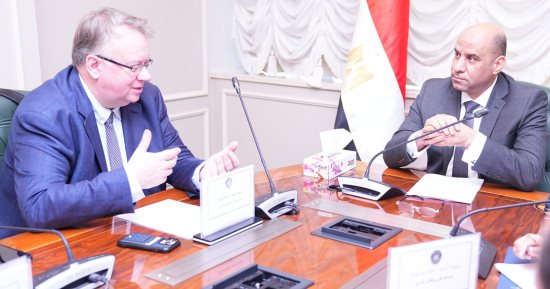 وزير العمل يبحث مع منظمة العمل الدولية الانتهاء من مشروع قانون العمالة المنزلية