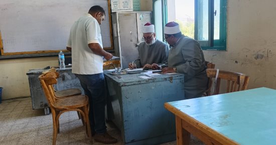 رئيس منطقة سوهاج الأزهرية يتفقد مراكز التصحيح