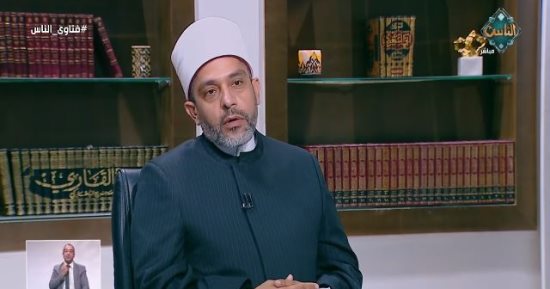 هل مصافحة المرأة تنقض الوضوء؟.. أمين الفتوى يجيب