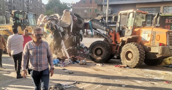 إزالة تعديات المحال وإشغالات الباعة الجائلين خلال حملات فى إمبابة