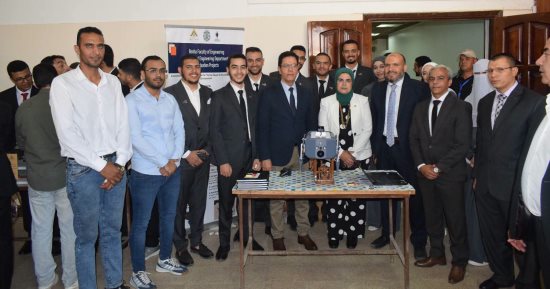 رئيس جامعة بنها خلال تفقد مشروعات تخرج طلاب كلية الهندسة ببنها: حريصون على دعم الابتكار