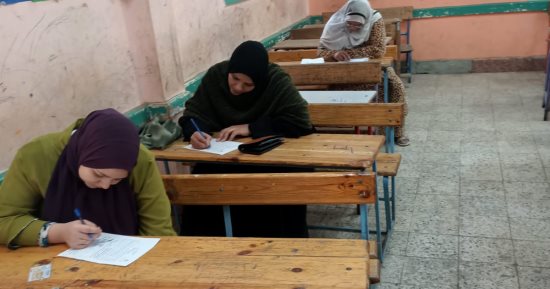 محو أمية أكثر من 130 ألف دارس خلال 3 سنوات بالقليوبية.. صور