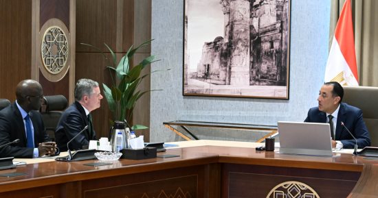 رئيس الوزراء يلتقى العضو المنتدب وكبير مسئولى المعرفة بمجموعة البنك الدولى