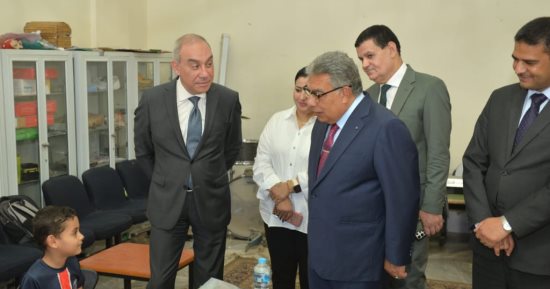 محافظ الدقهلية ورئيس هيئة الاستعلامات يزوران مكتبة مصر العامة بالمنصورة