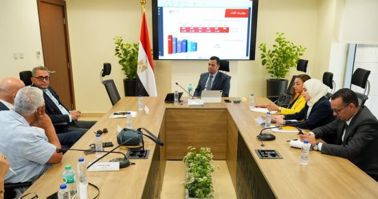 صندوق تنمية الصادرات يبحث مع المجلس التصديرى للملابس الجاهزة سبل زيادة الصادرات