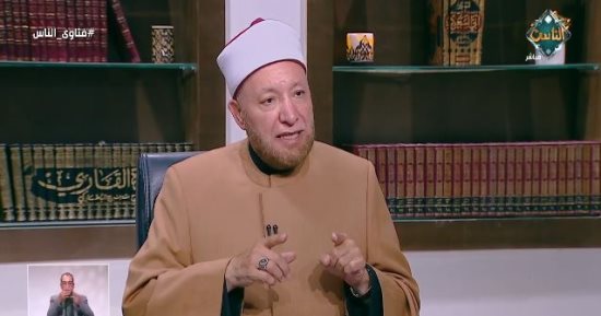 هل يجوز قراءة القرآن من الهاتف دون وضوء؟.. أمين الفتوى يوضح الحكم الشرعي