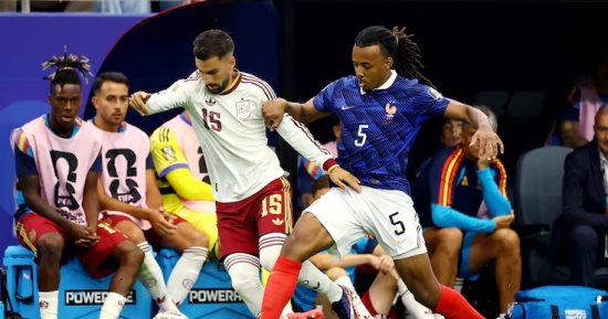 فرنسا ضد اسبانيا.. 15 دقيقة وتعادل سلبي في نصف نهائي كأس العالم