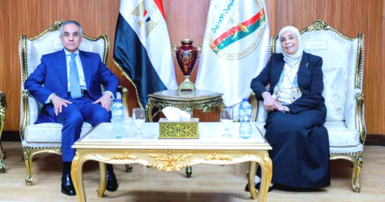 وزير العدل يهنئ رئيسة هيئة النيابة الإدارية بتولي منصبها 